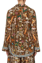 Load image into Gallery viewer, CAMILLA Button Down Shirt with Contrast

