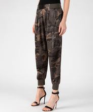 Load image into Gallery viewer, ATM Silk Cargo Sweatpant
